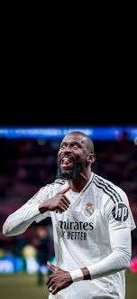 几个镜头解释了中国男足为什么去不了世界杯，因为他们纯属是来搞笑的