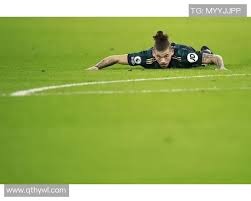 .@acffiorentina，埃丁·哲科即将告别。这位前锋已收到海外报价。 来源：转会专家迪马济奥